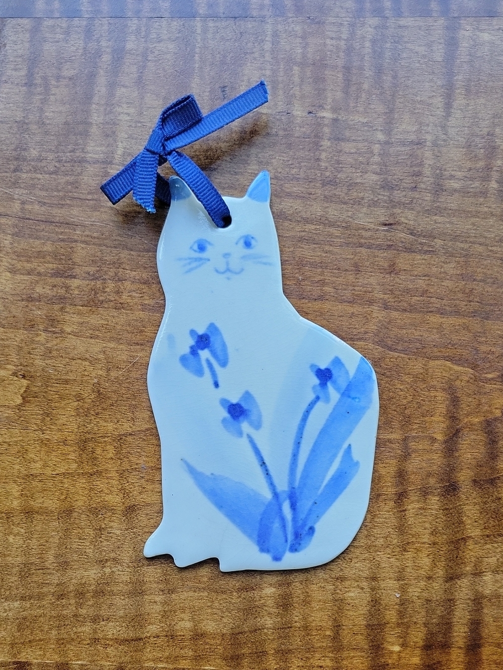 Vintage Russ Berrie Porcelain Cat Ornament Delft Blue Style White Floral Kitty